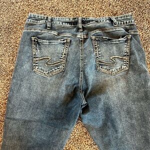 Silver jeans, Elyse Capri jeans size 18, length 23.5